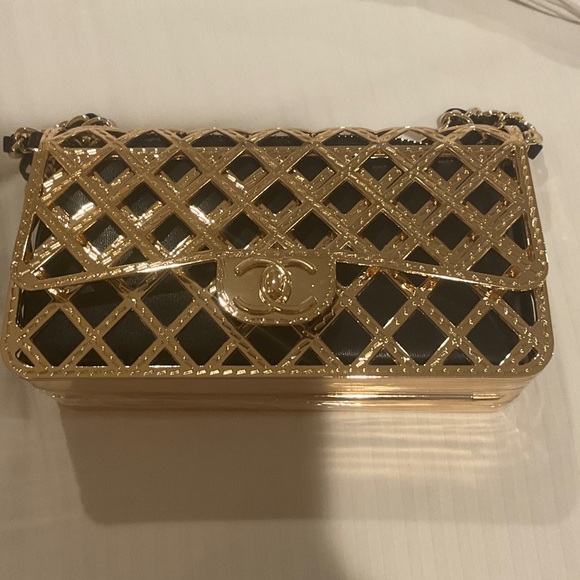 VIP Gold and Black Lattice Clutch - Picture 1 of 1